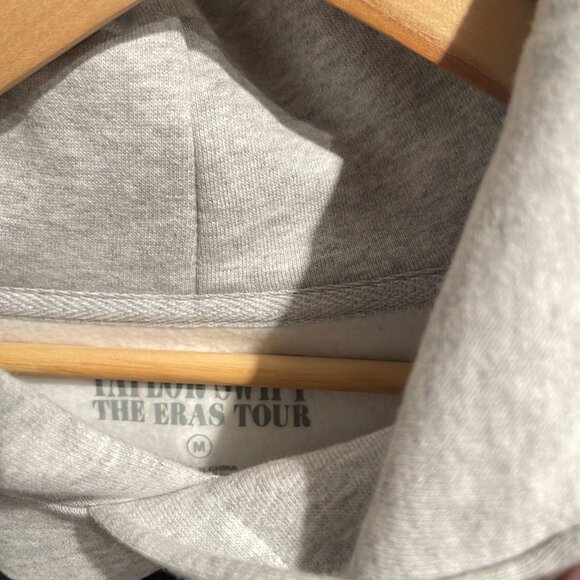 Taylor Swift | The Eras Tour Microphone Set Hoodie Medium - Picture 2 of 7